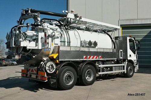 Sludge suction truck atex for work in potentially explosive atmospheres
